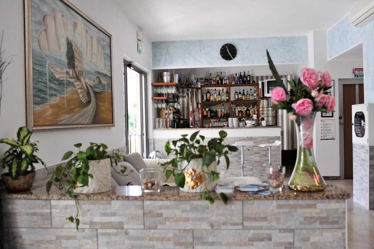 Hotel Maris Stella Riccione Eksteriør billede