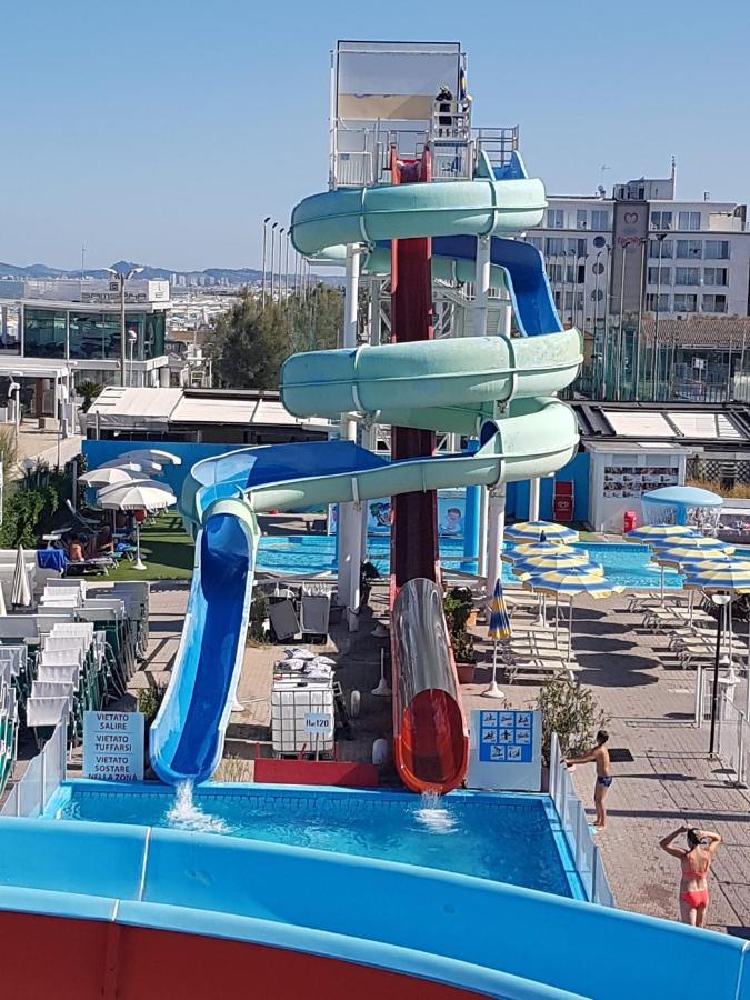 Hotel Maris Stella Riccione Eksteriør billede
